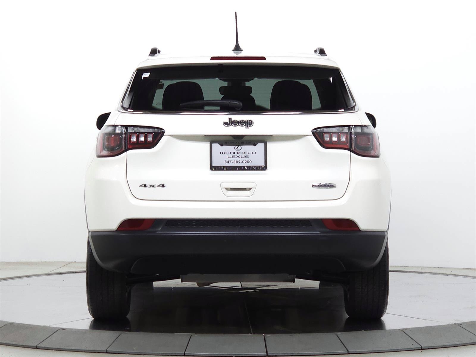 Used 2021 Jeep Compass Latitude w/ Sun and Sound Group AWD/4WD image 7
