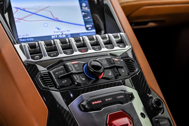 Used 2017 Lamborghini Aventador LP 700-4 AWD/4WD image 32