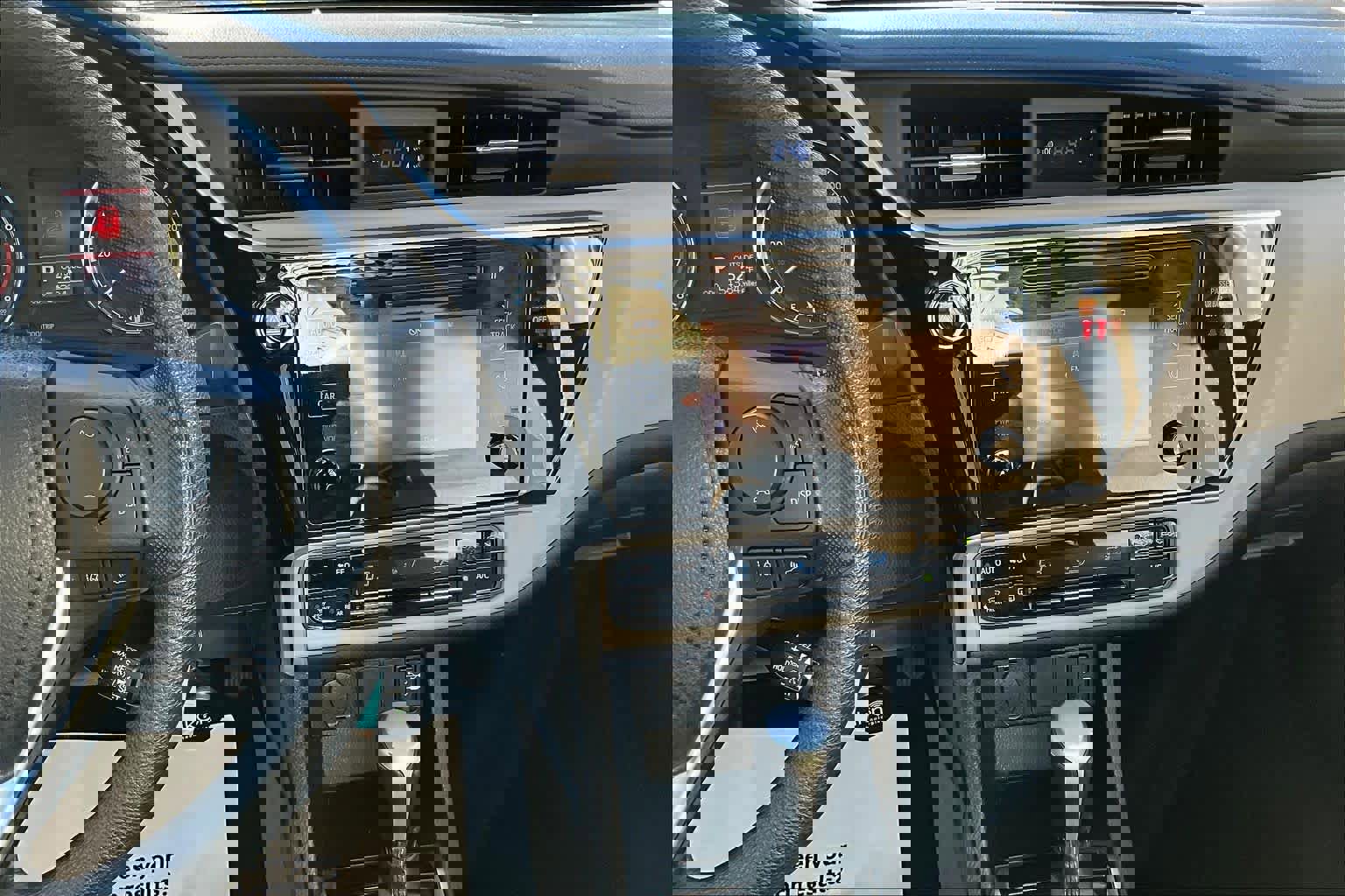 Certified 2019 Toyota Corolla LE FWD image 7