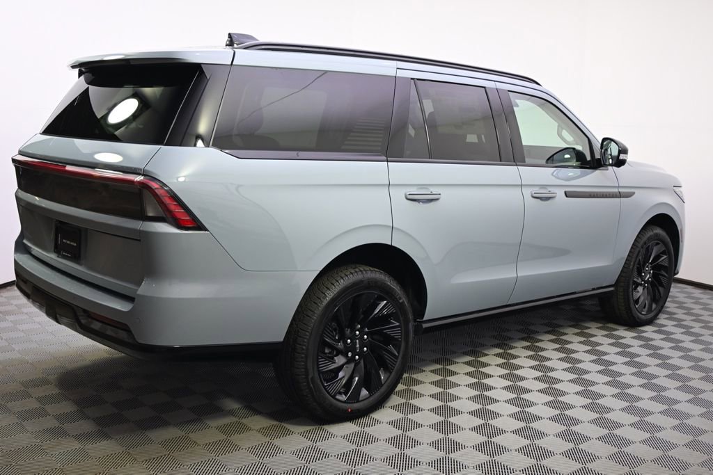 New 2026 Lincoln Navigator Reserve AWD/4WD image 7