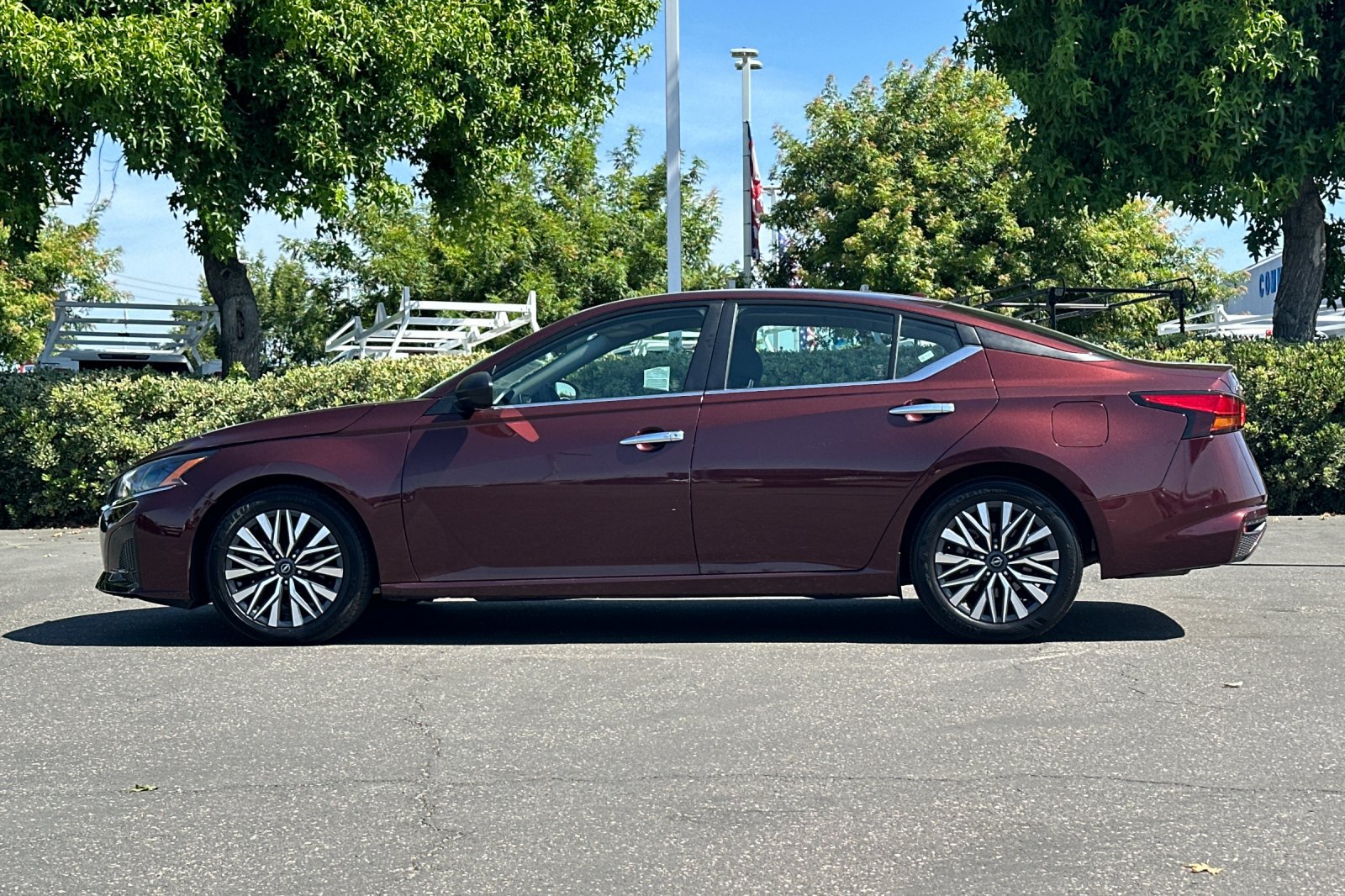 Certified 2024 Nissan Altima 2.5 SV FWD image 7