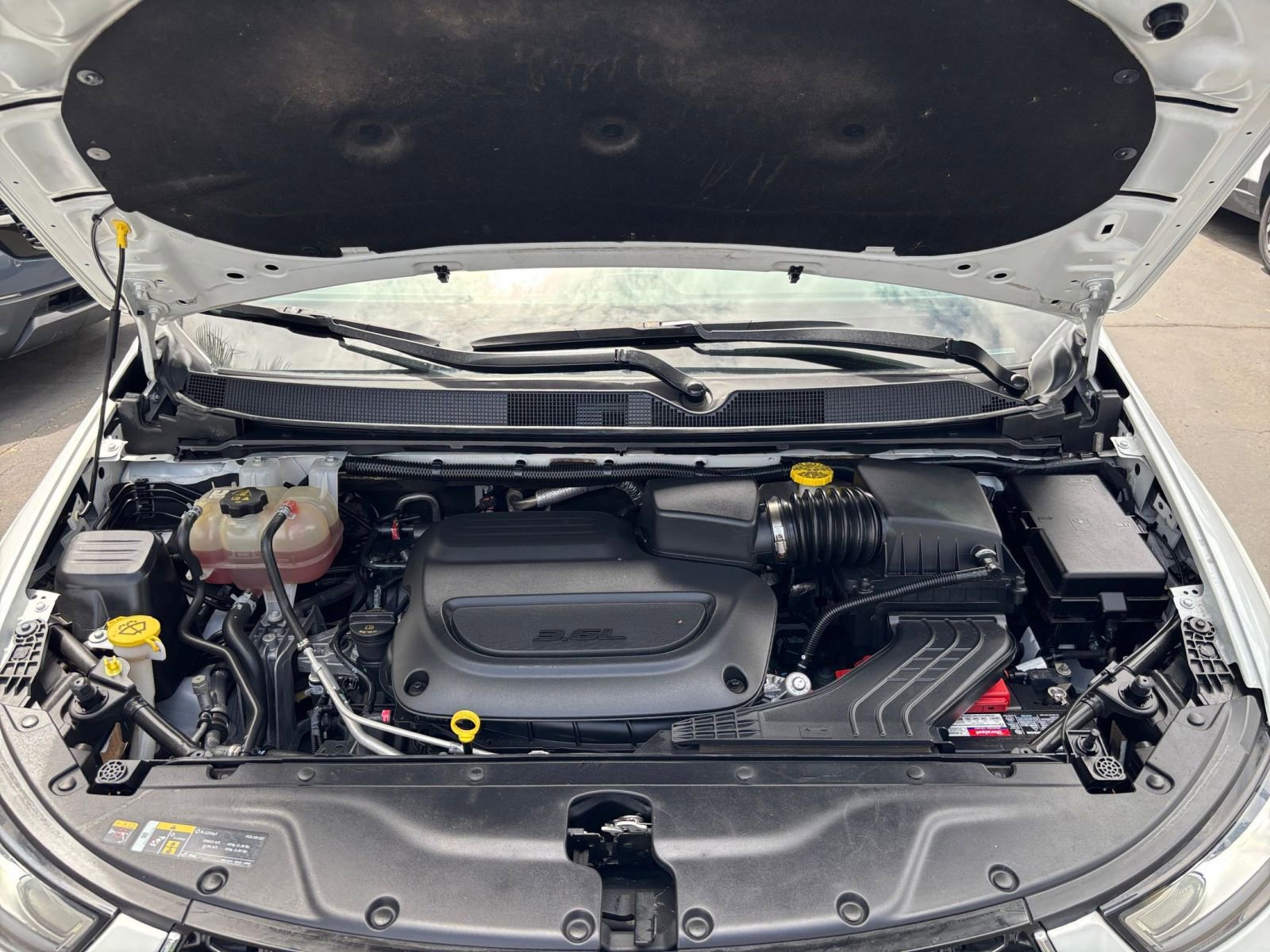 Used 2023 Chrysler Pacifica Touring-L FWD image 35