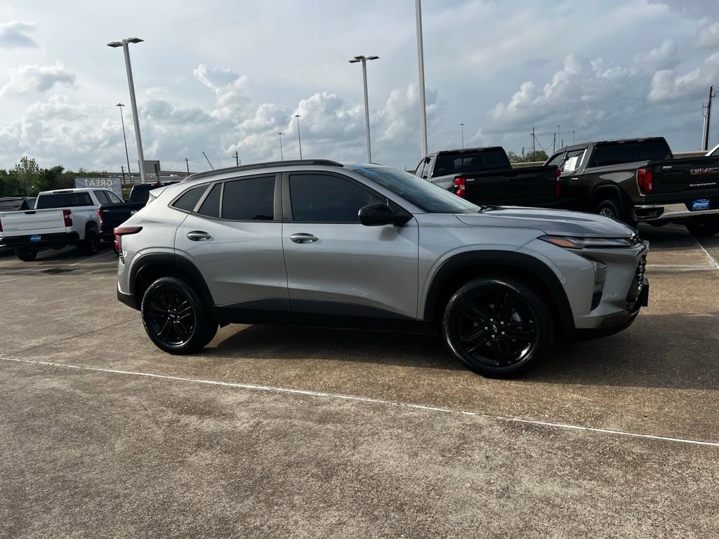 Used 2025 Chevrolet Trax ACTIV w/ Driver Confidence Package image 9