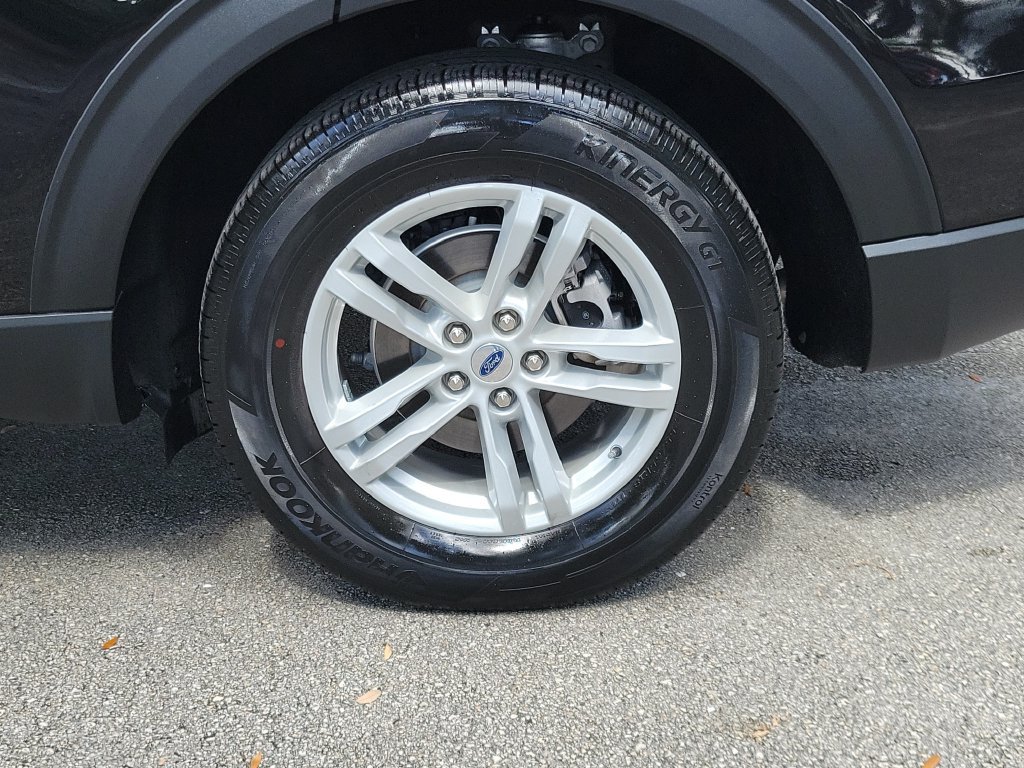 Used 2023 Ford Explorer XLT w/ Equipment Group 202A RWD image 5