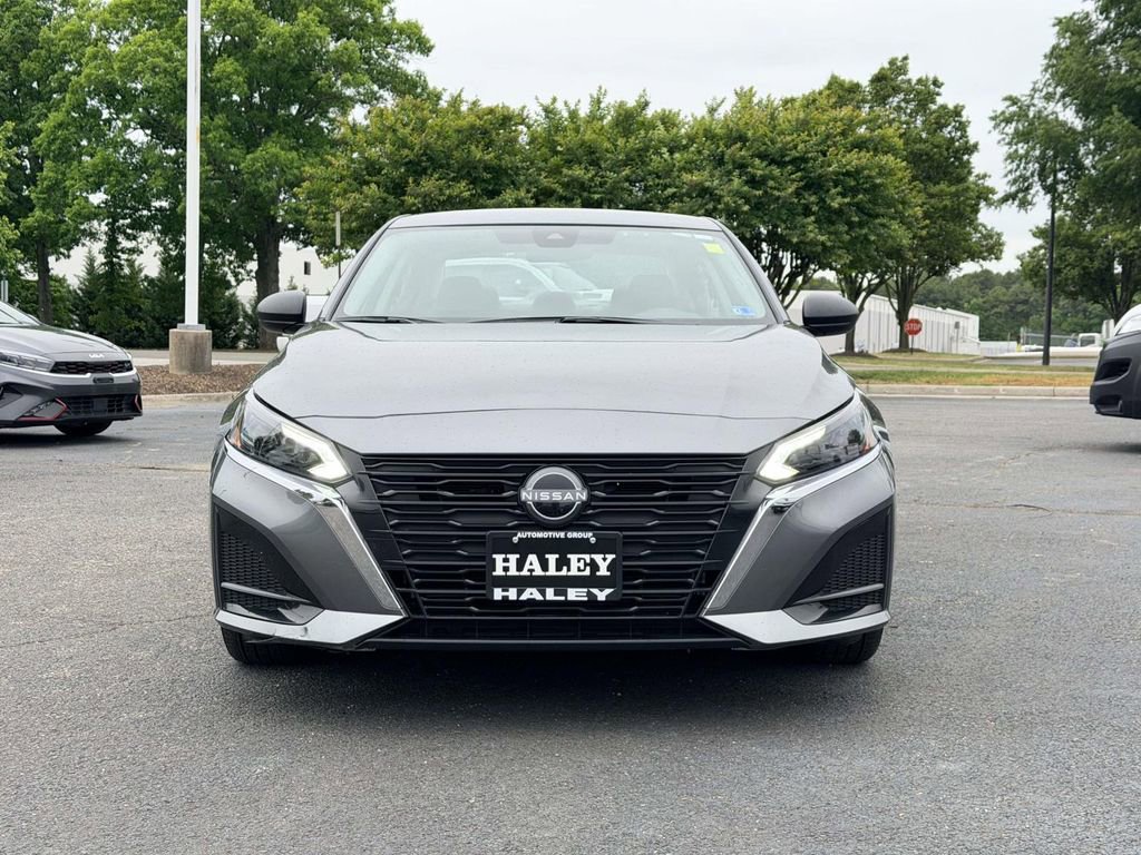 Used 2025 Nissan Altima 2.5 SV FWD image 23