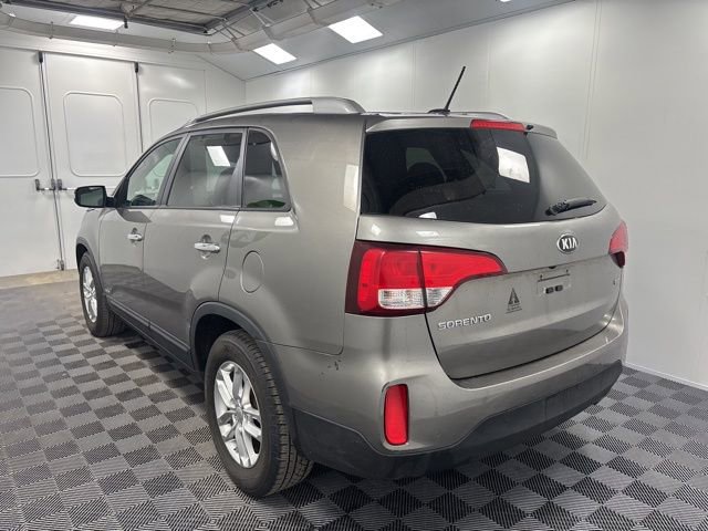 Used 2015 Kia Sorento LX image 4