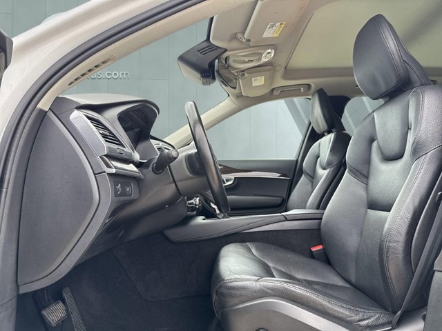 Used 2019 Volvo XC90 T6 Momentum w/ Protection Package Premier AWD/4WD image 7
