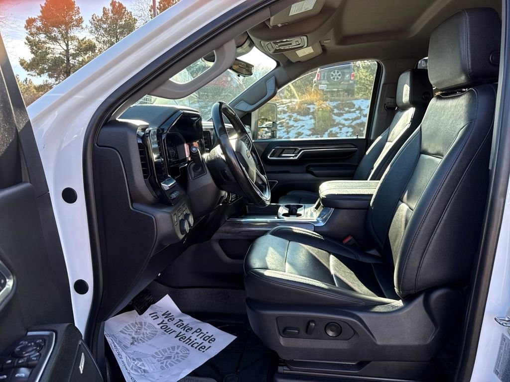 Used 2024 Chevrolet Silverado 3500 LTZ w/ LTZ Convenience Package image 11