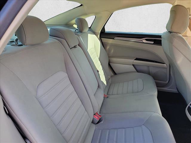 Used 2020 Ford Fusion SE image 16