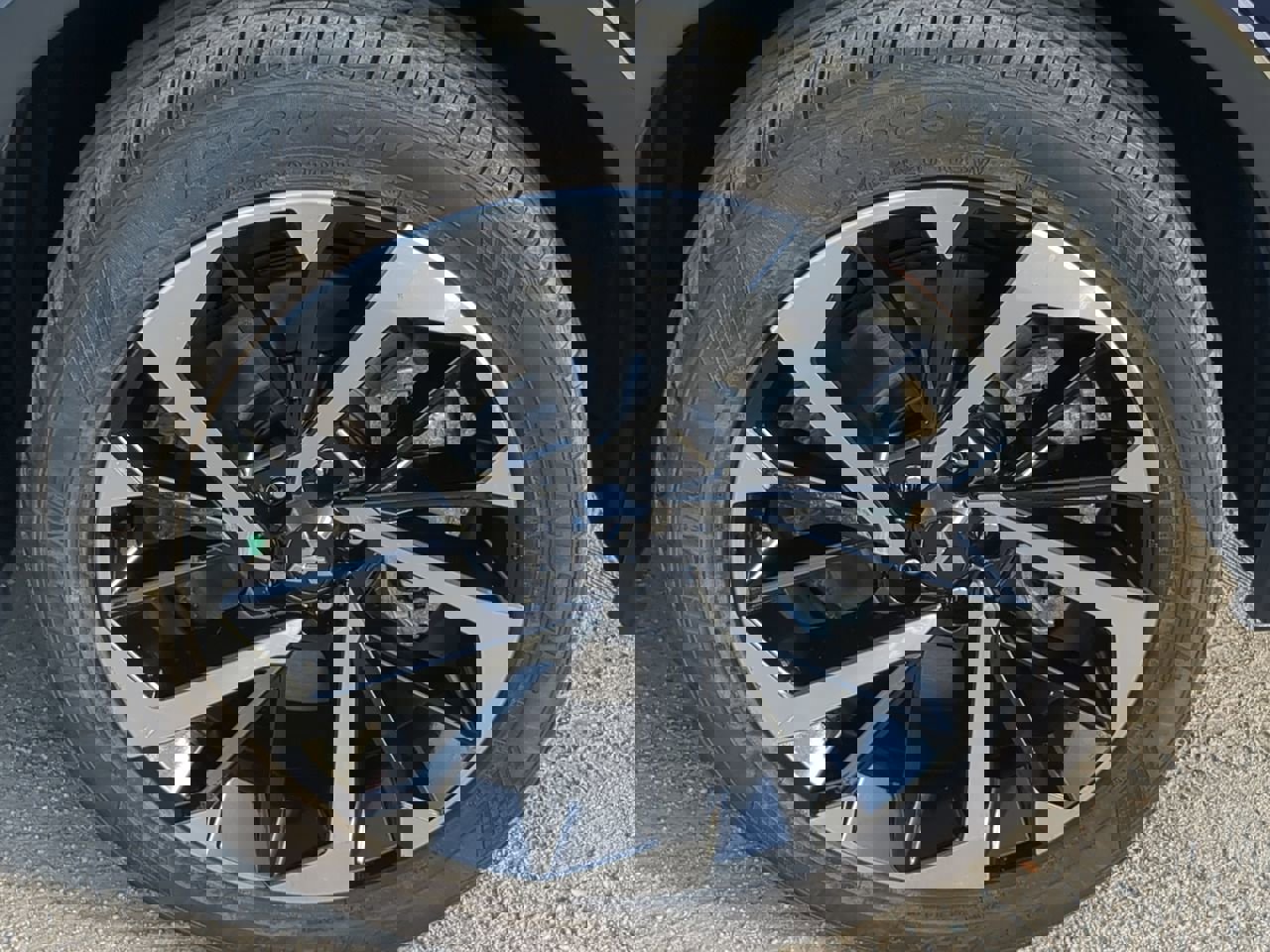 Used 2024 Mitsubishi Outlander SE Black Edition image 11