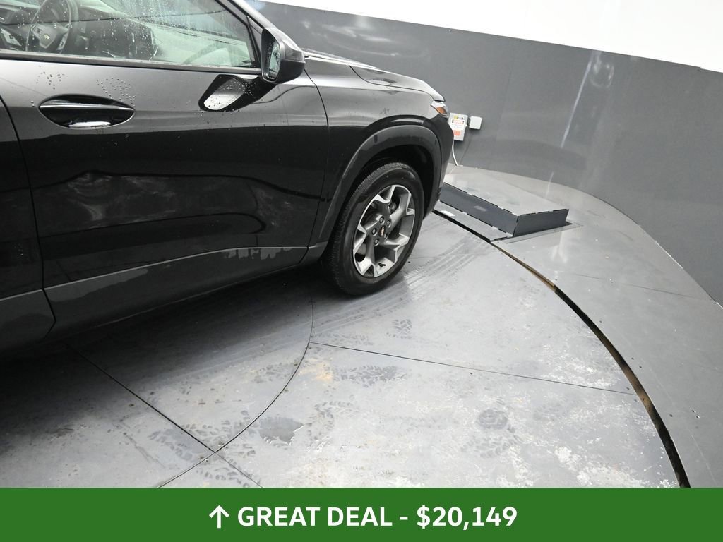 Used 2025 Chevrolet Trax LT image 24