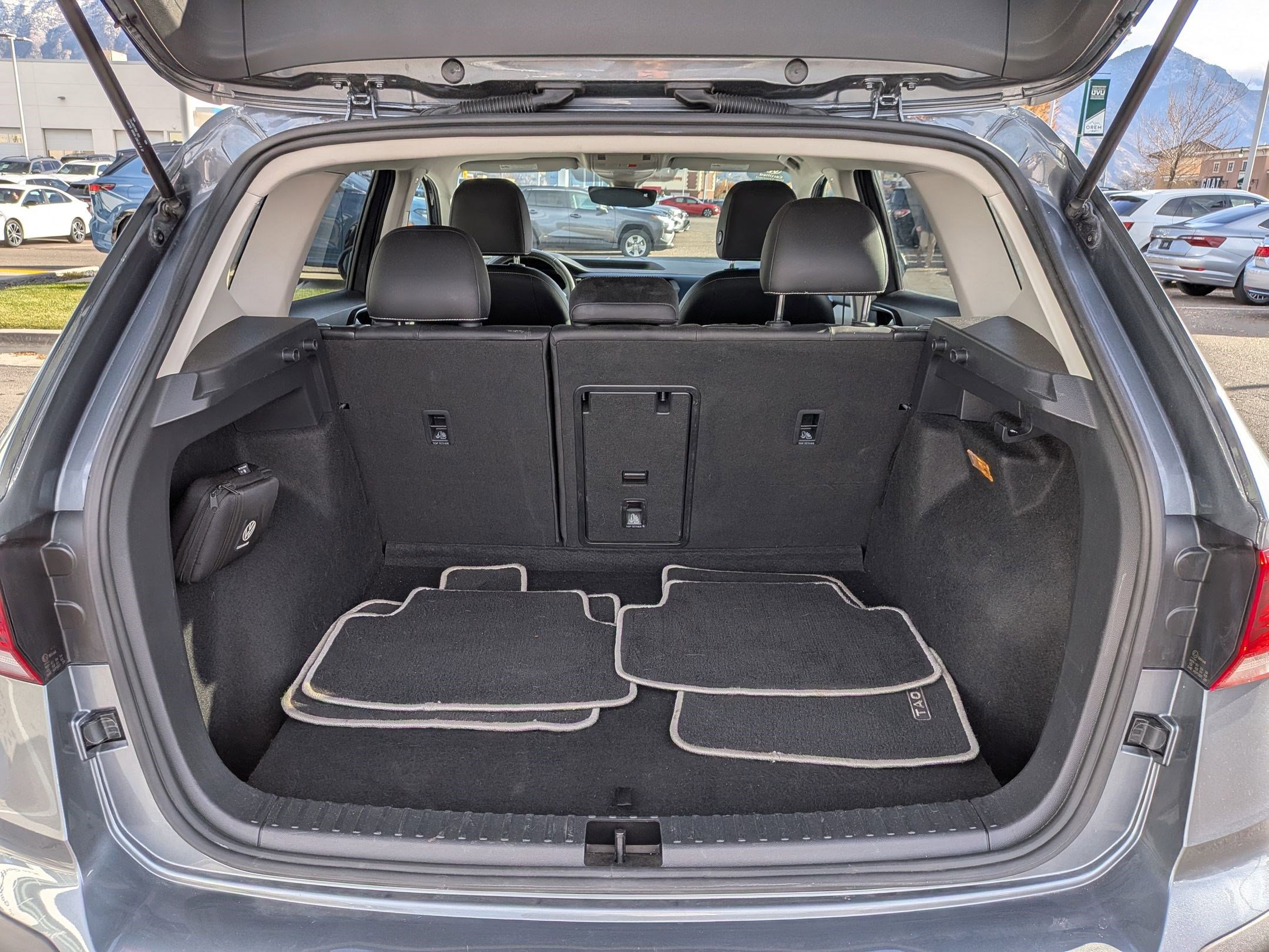 Certified 2023 Volkswagen Taos SE w/ Panoramic Sunroof Package image 30