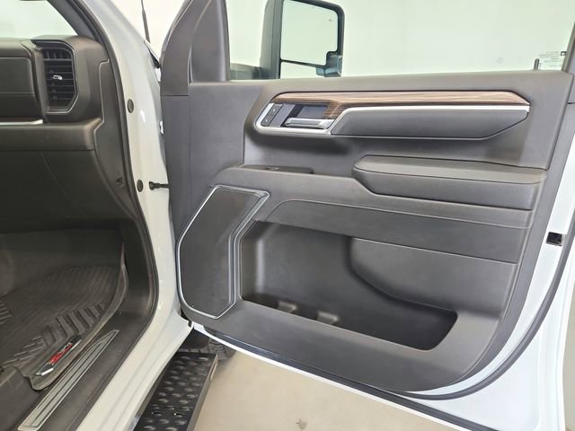 Used 2025 Chevrolet Silverado 2500 LT w/ Safety Package AWD/4WD image 40