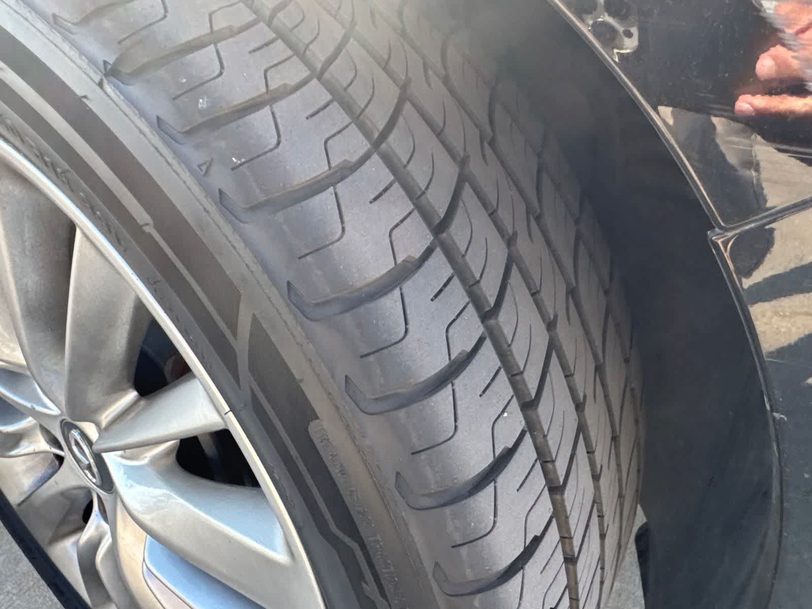 Used 2019 INFINITI Q50 Luxe w/ Essential Package (3.0T Luxe) AWD/4WD image 7