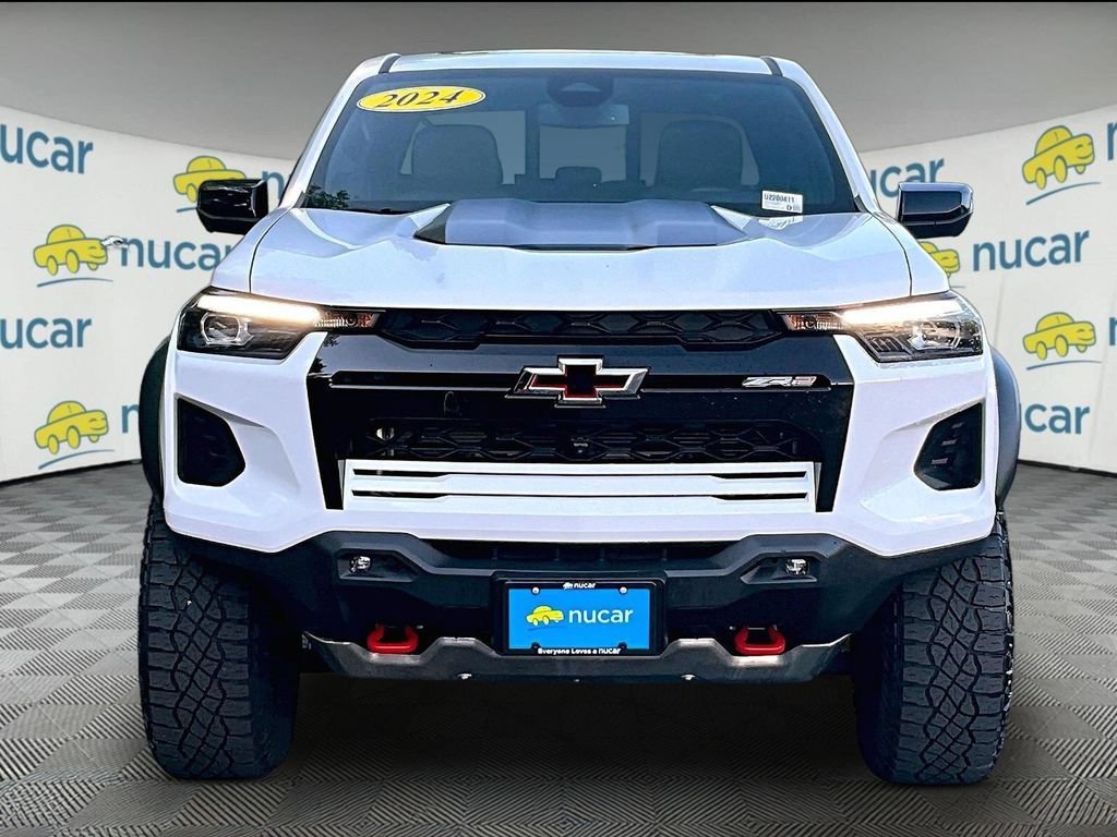 Used 2024 Chevrolet Colorado ZR2 w/ ZR2 Convenience Package III AWD/4WD image 2