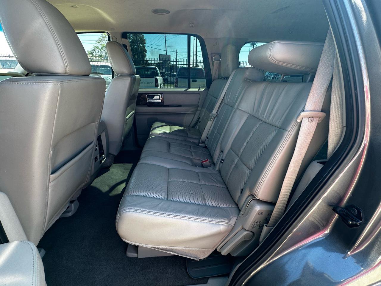 Used 2012 Lincoln Navigator 2WD image 42