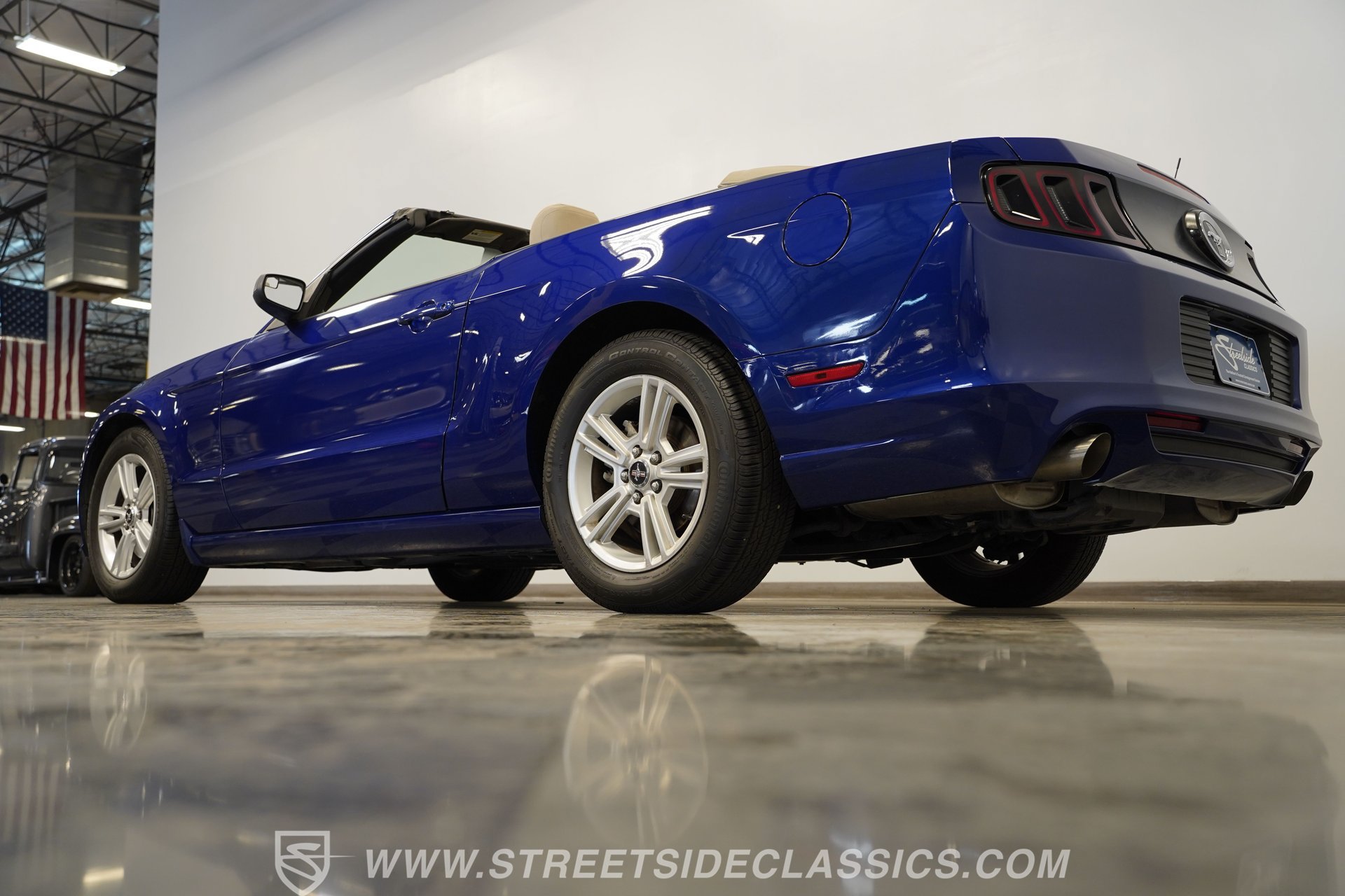 Used 2014 Ford Mustang Convertible RWD image 26