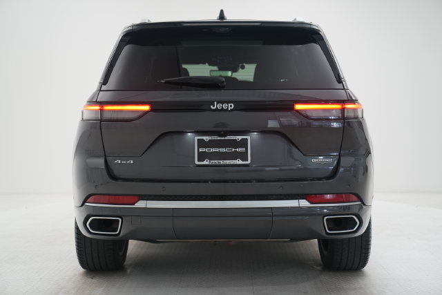 Used 2023 Jeep Grand Cherokee Summit AWD/4WD image 17