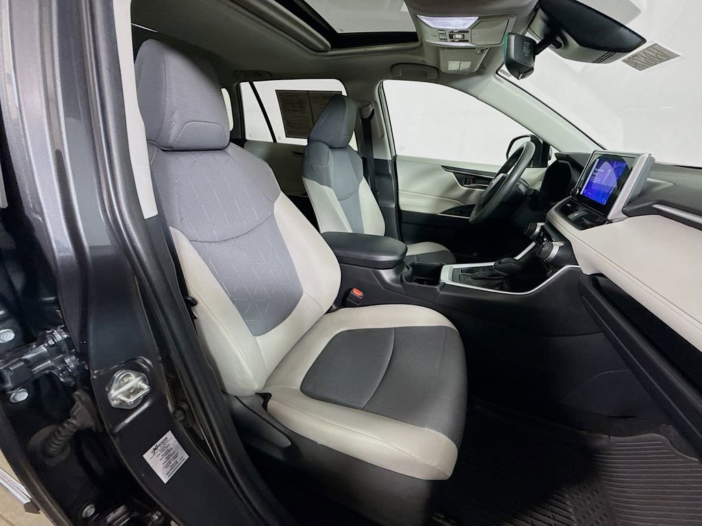 Used 2023 Toyota RAV4 XLE w/ Convenience Package image 27