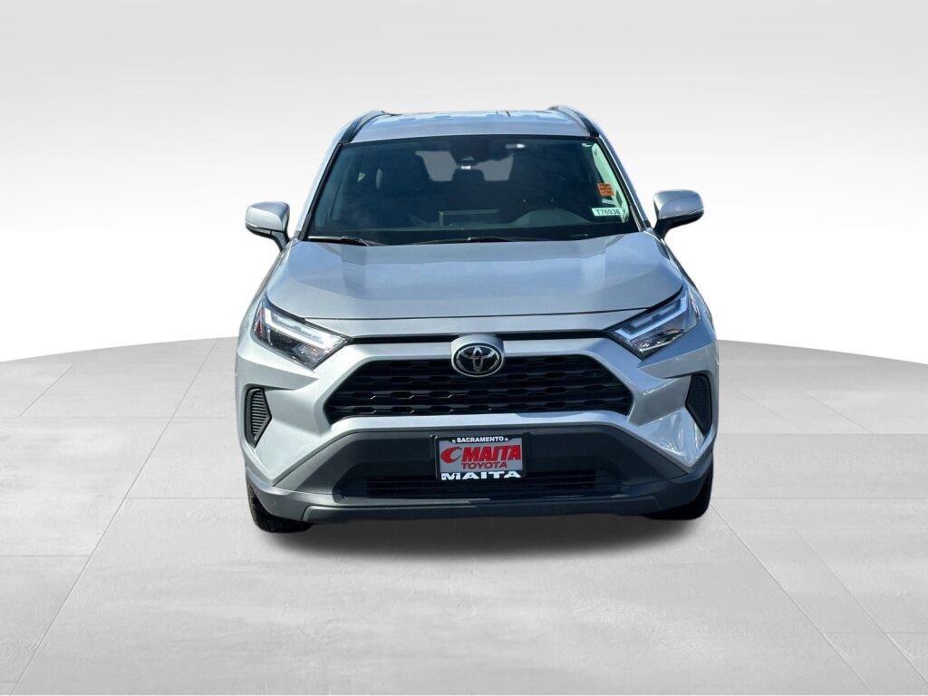 Used 2025 Toyota RAV4 XLE image 9