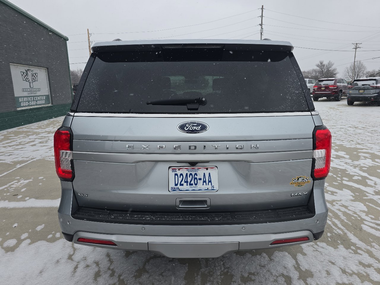 Used 2024 Ford Expedition Max XLT image 4