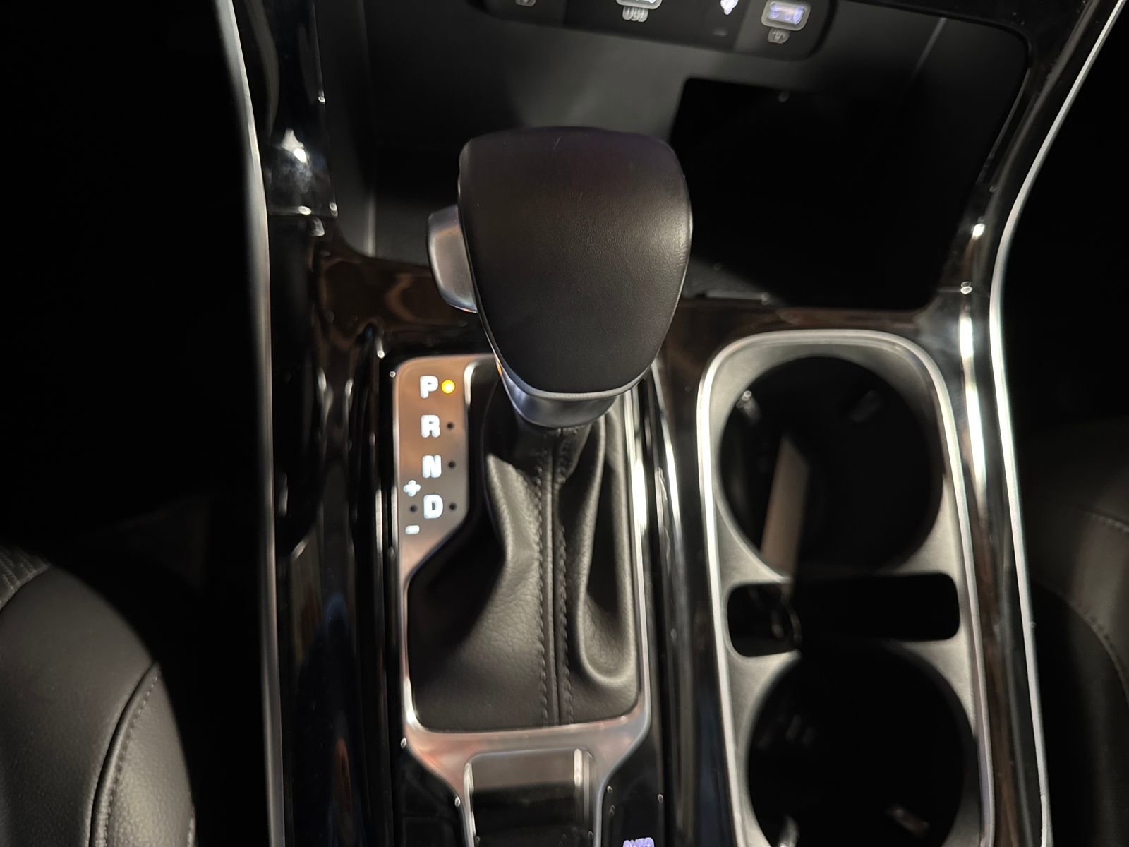 Used 2024 Kia Carnival SX Prestige image 11