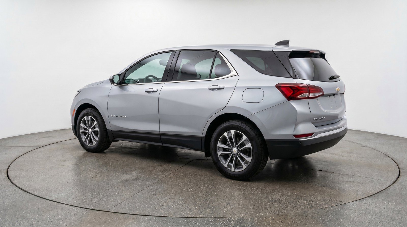 Used 2025 Chevrolet Equinox LT FWD image 6