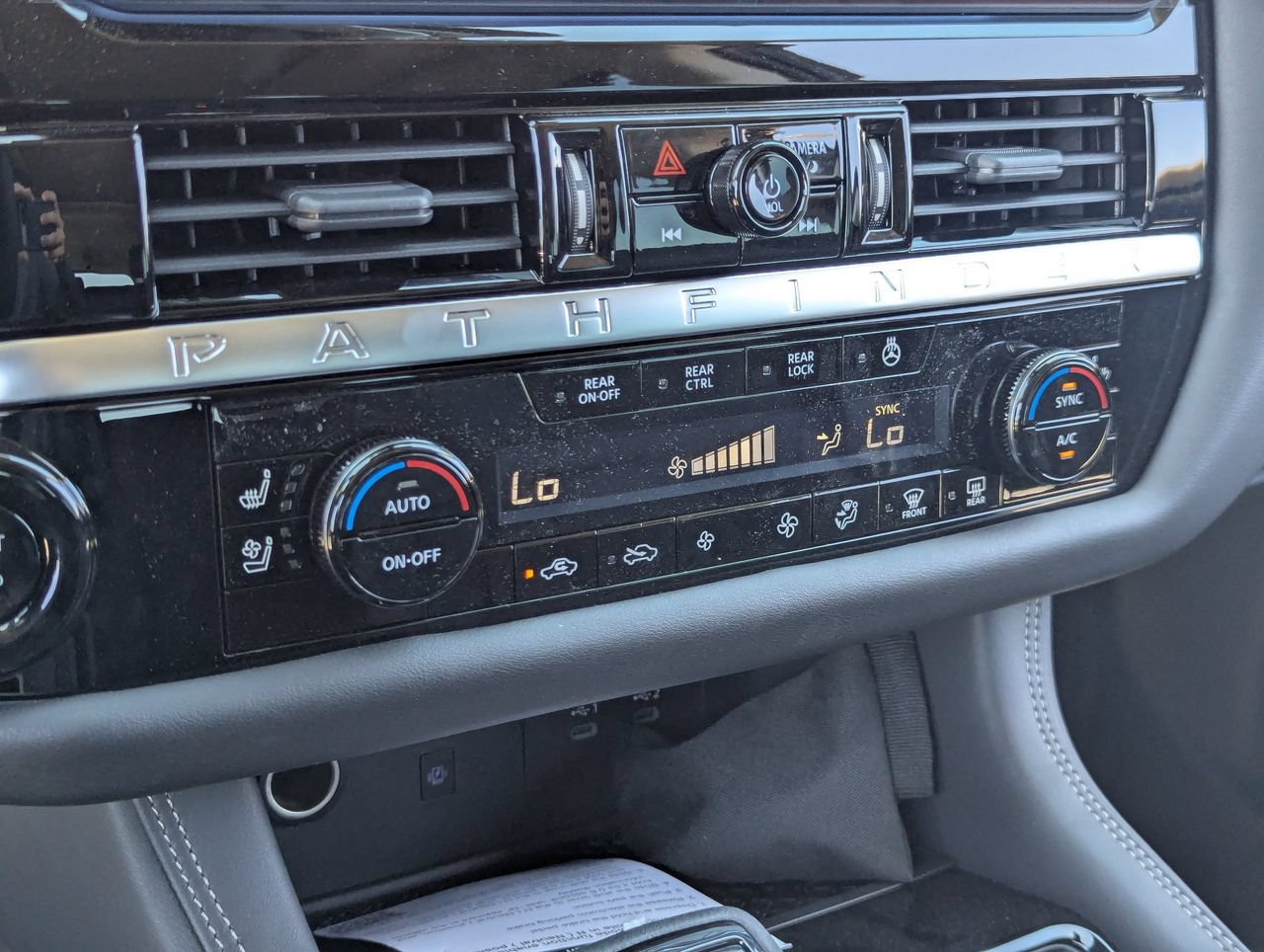 New 2026 Nissan Pathfinder Platinum w/ Accent Package FWD image 20