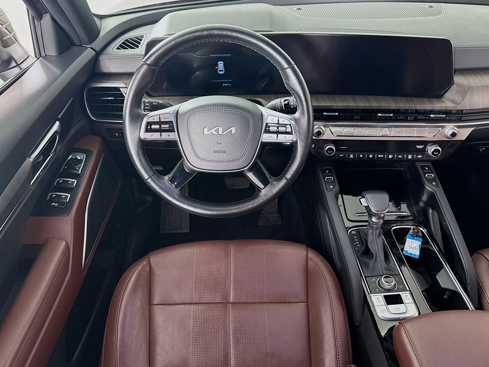 Used 2024 Kia Telluride EX w/ EX Captain's Chair Package AWD/4WD image 19