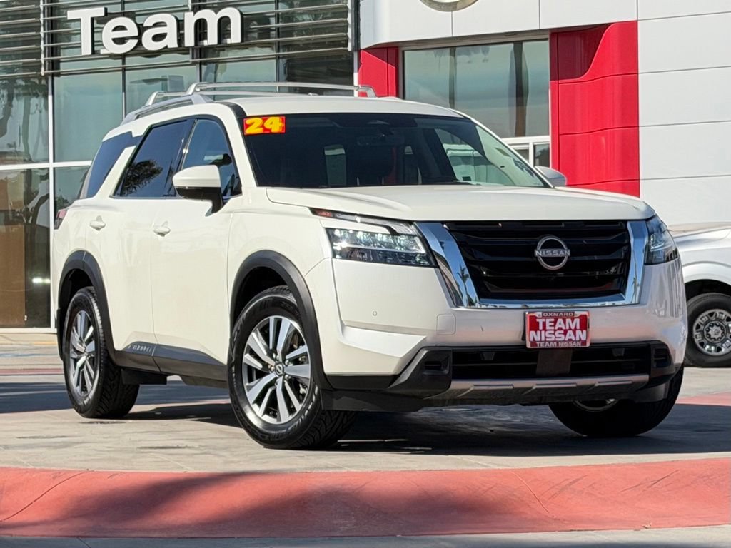 Certified 2024 Nissan Pathfinder SL FWD image 2