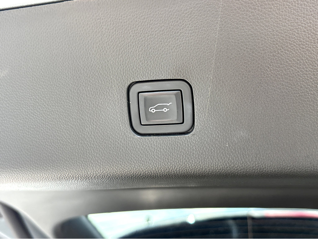 Used 2023 Chevrolet Traverse LT w/ LT Premium Package FWD image 26