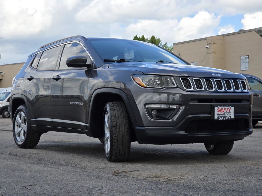 Used 2018 Jeep Compass Latitude AWD/4WD image 9