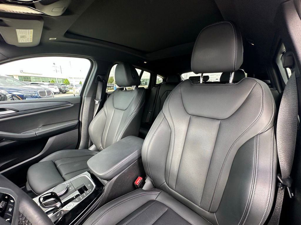 Certified 2025 BMW X4 xDrive30i w/ M Sport Package image 15