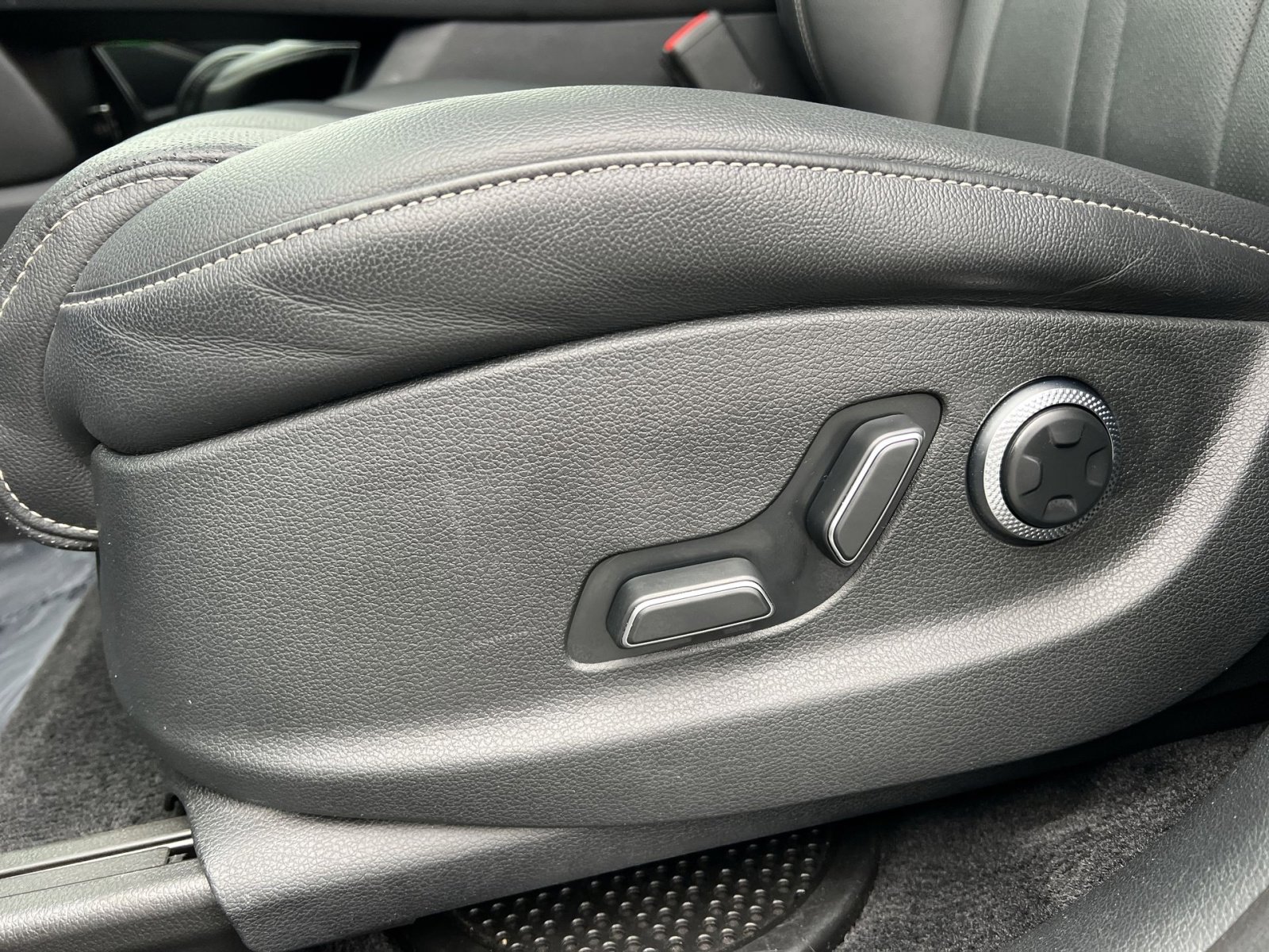 Used 2024 Genesis GV80 3.5T image 14