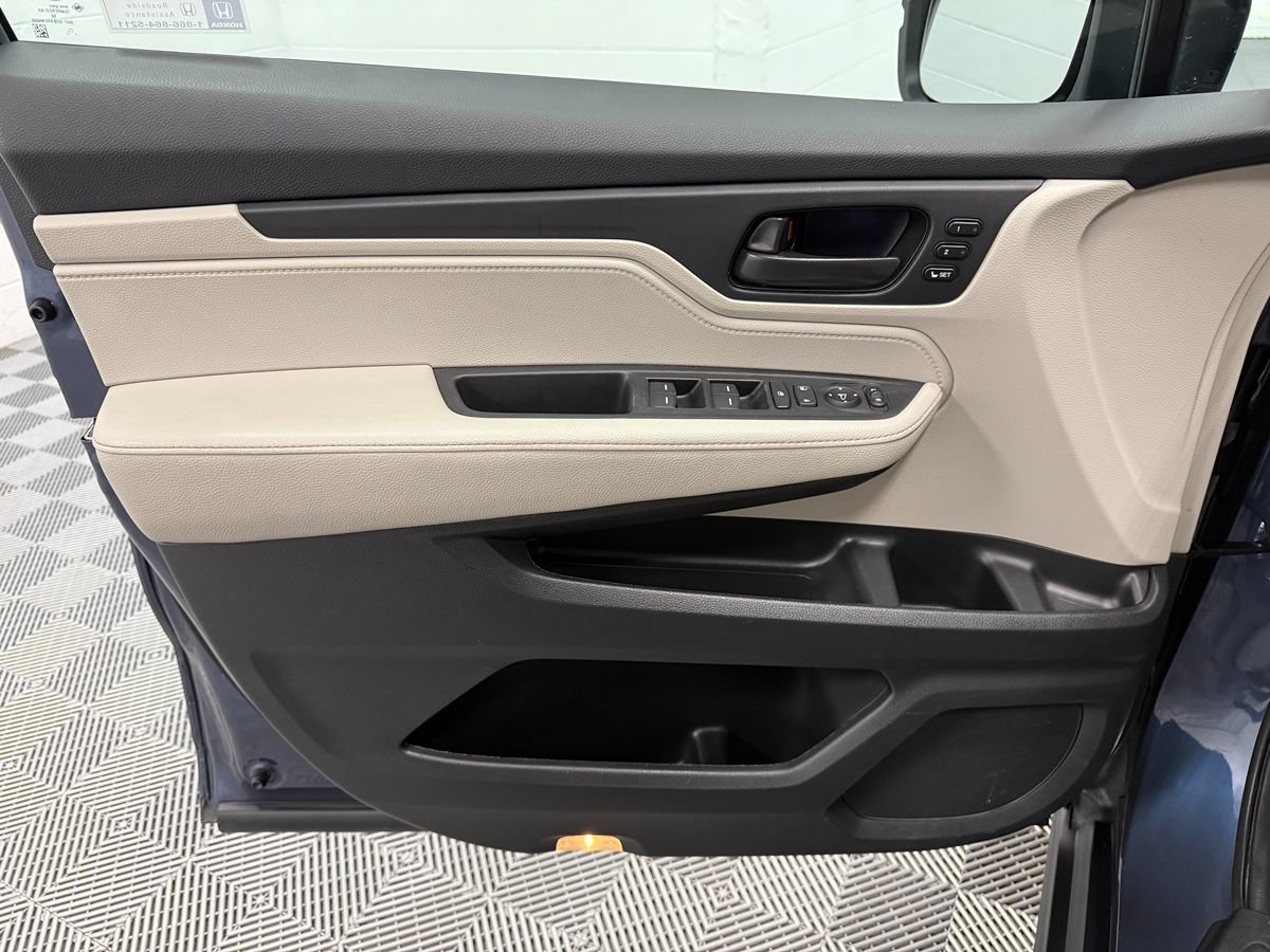 Used 2025 Honda Odyssey EX-L image 9