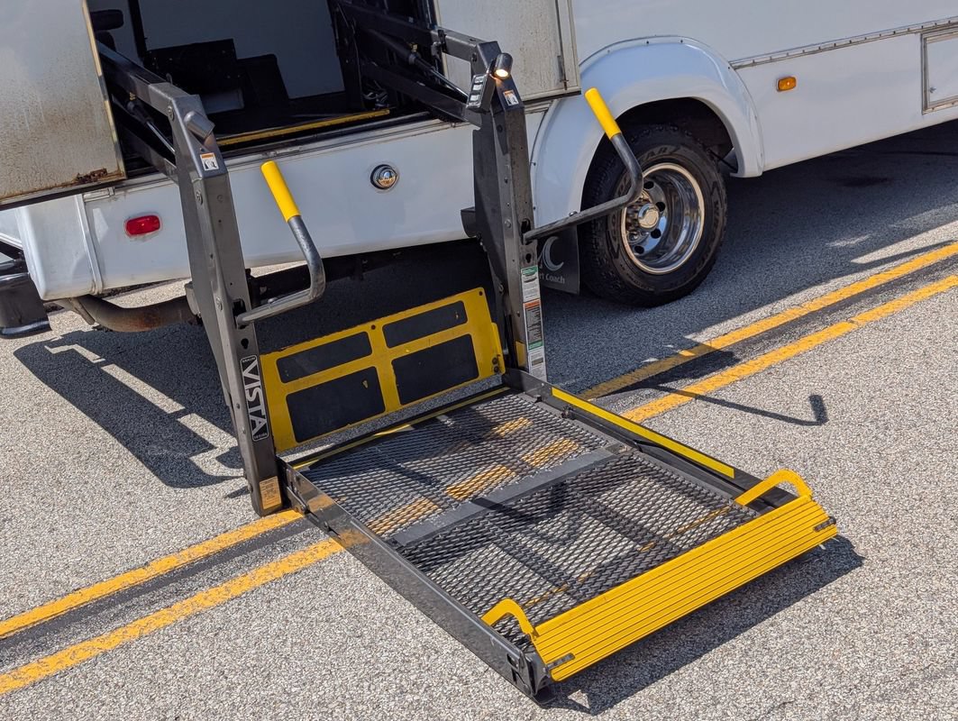 Used 2007 Ford E-450 and Econoline 450 RWD image 28