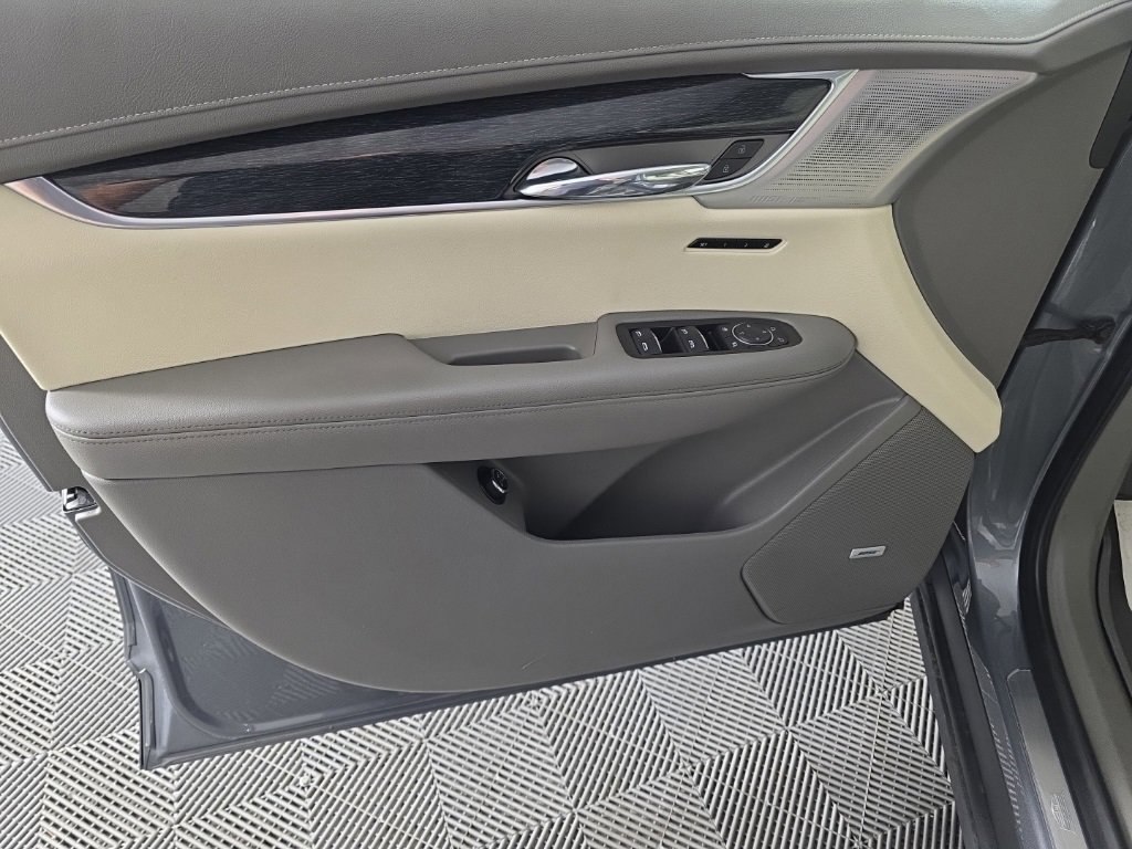 Used 2022 Cadillac XT6 Premium Luxury image 12