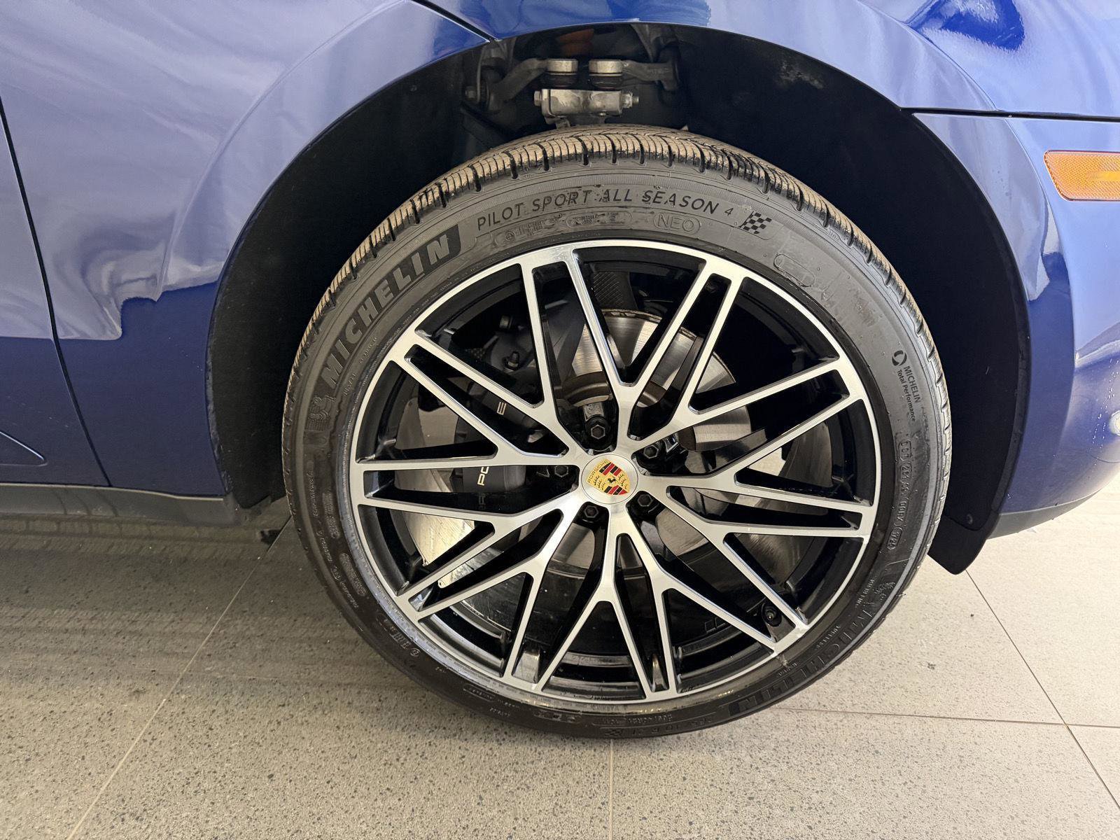 Certified 2025 Porsche Macan Turbo image 13