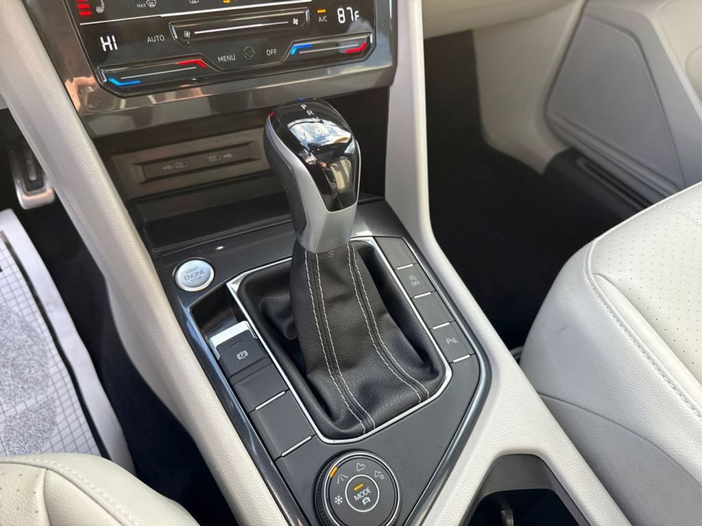 Used 2023 Volkswagen Tiguan SE R-Line image 37