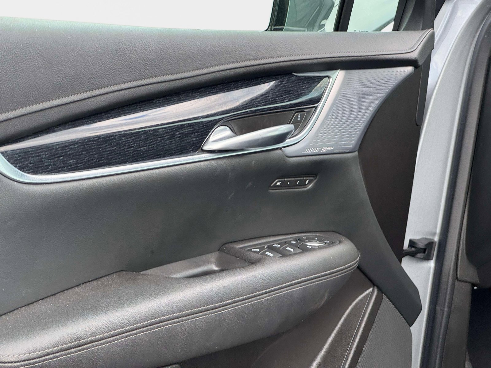 Certified 2025 Cadillac XT5 Premium Luxury FWD image 18