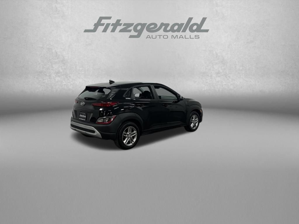 Used 2023 Hyundai Kona SE image 6