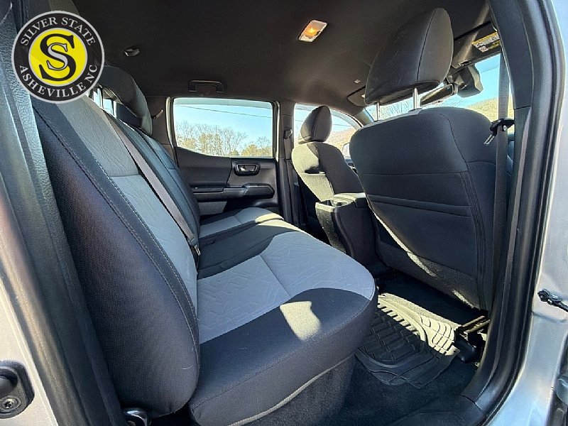 Used 2021 Toyota Tacoma TRD Off-Road image 17