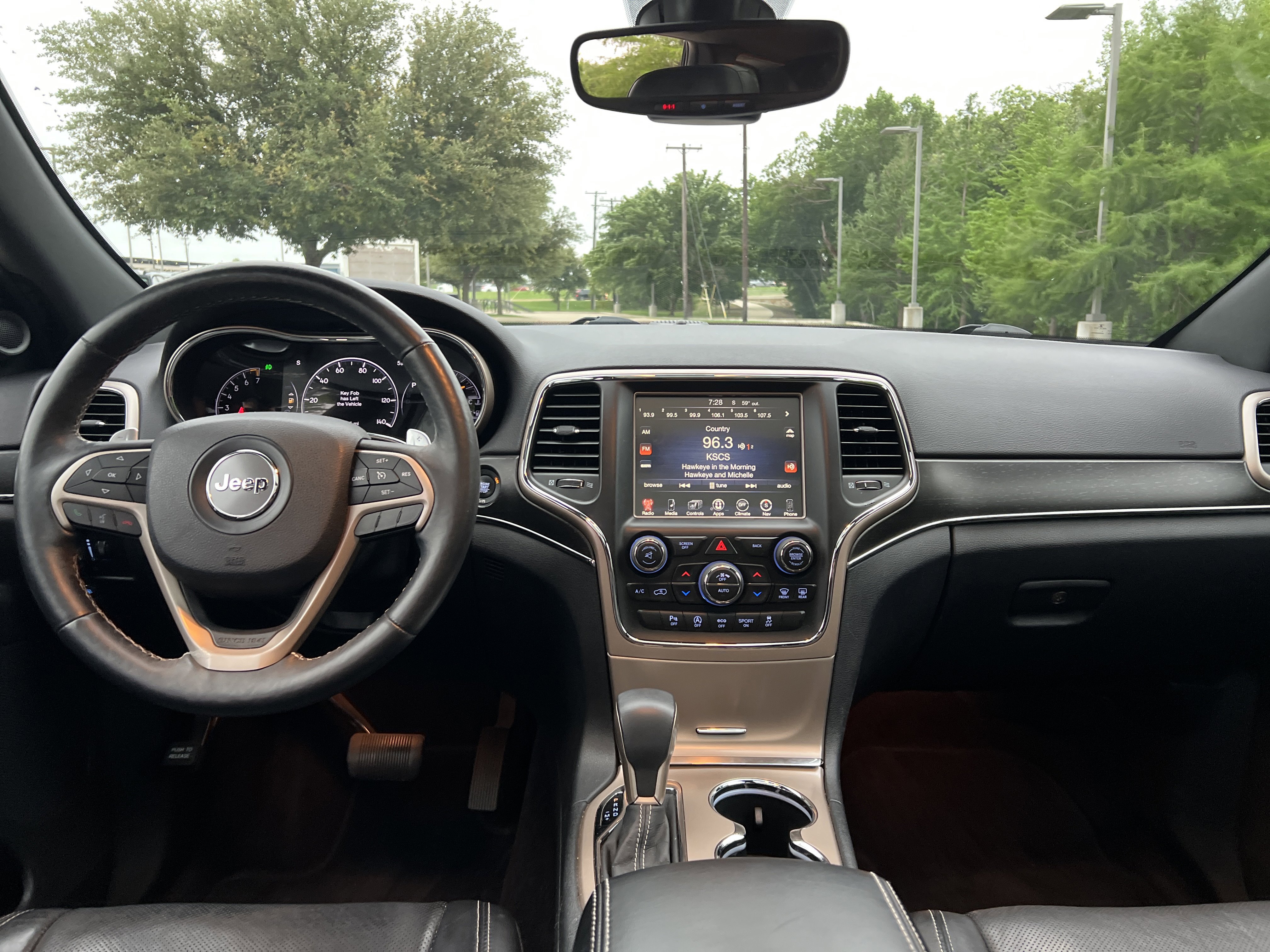 Used 2017 Jeep Grand Cherokee Limited w/ Luxury Group II RWD image 27