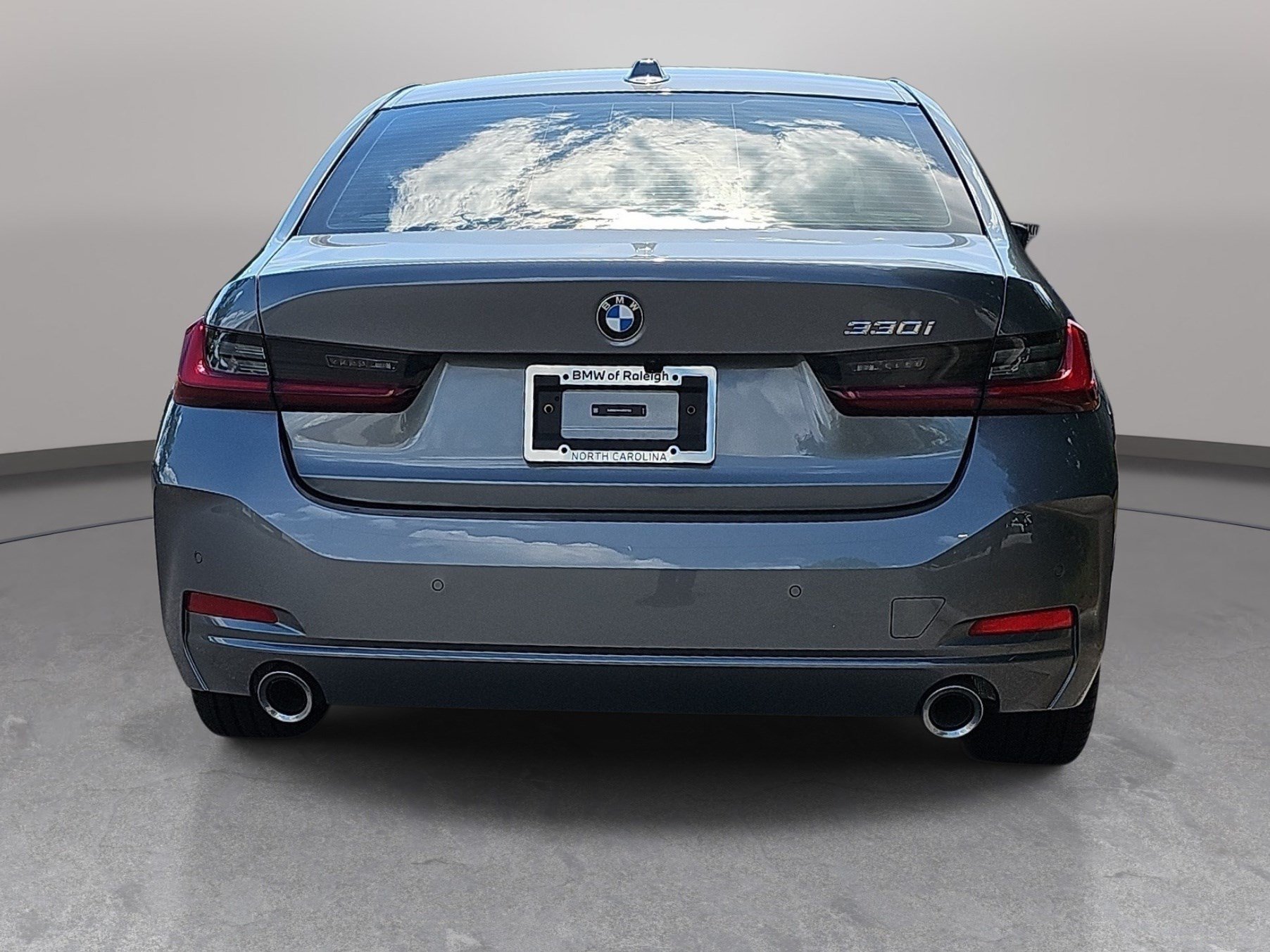 Certified 2025 BMW 330i Sedan w/ Premium Package RWD image 7