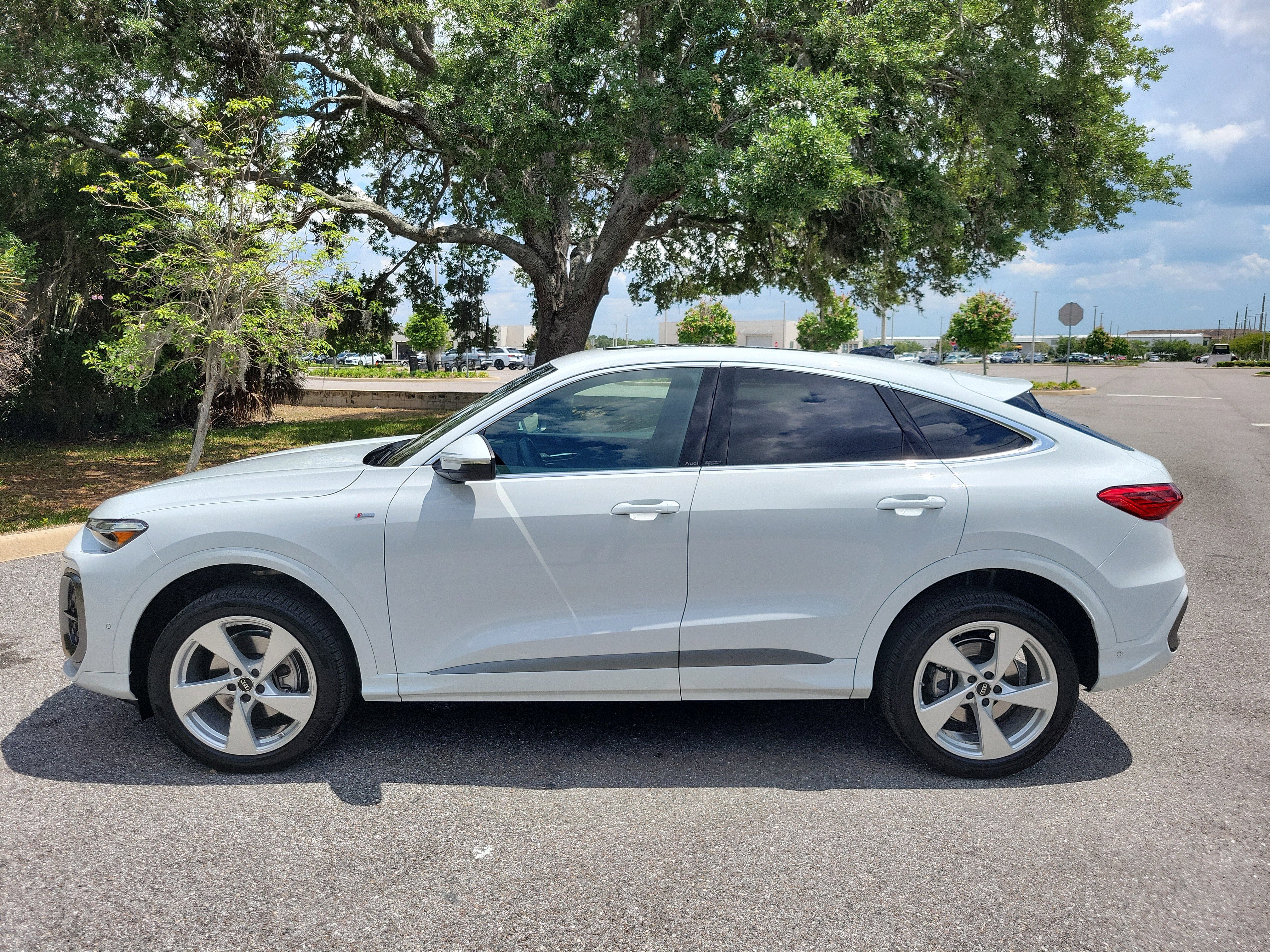 Certified 2025 Audi Q5 Premium Plus w/ Premium Plus AWD/4WD image 7
