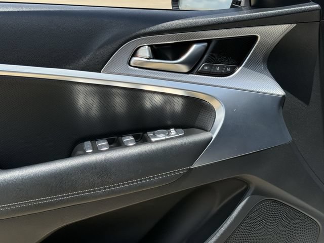 Used 2022 Genesis G70 3.3T RWD image 24