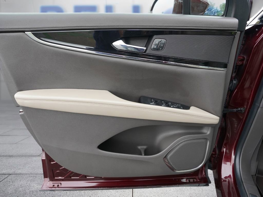 Used 2022 Lincoln Nautilus Reserve AWD/4WD image 27