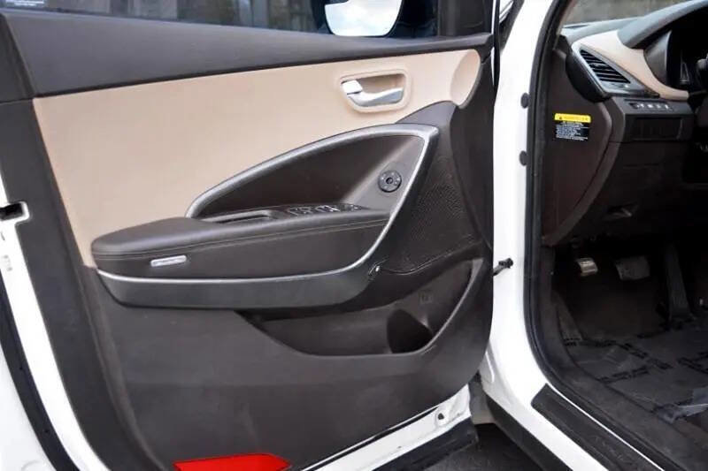 Used 2017 Hyundai Santa Fe Sport image 10