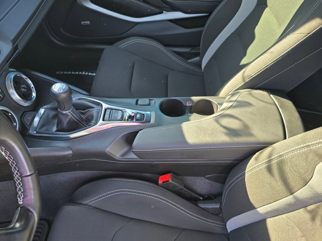 Used 2024 Chevrolet Camaro LT w/ Technology Package image 26
