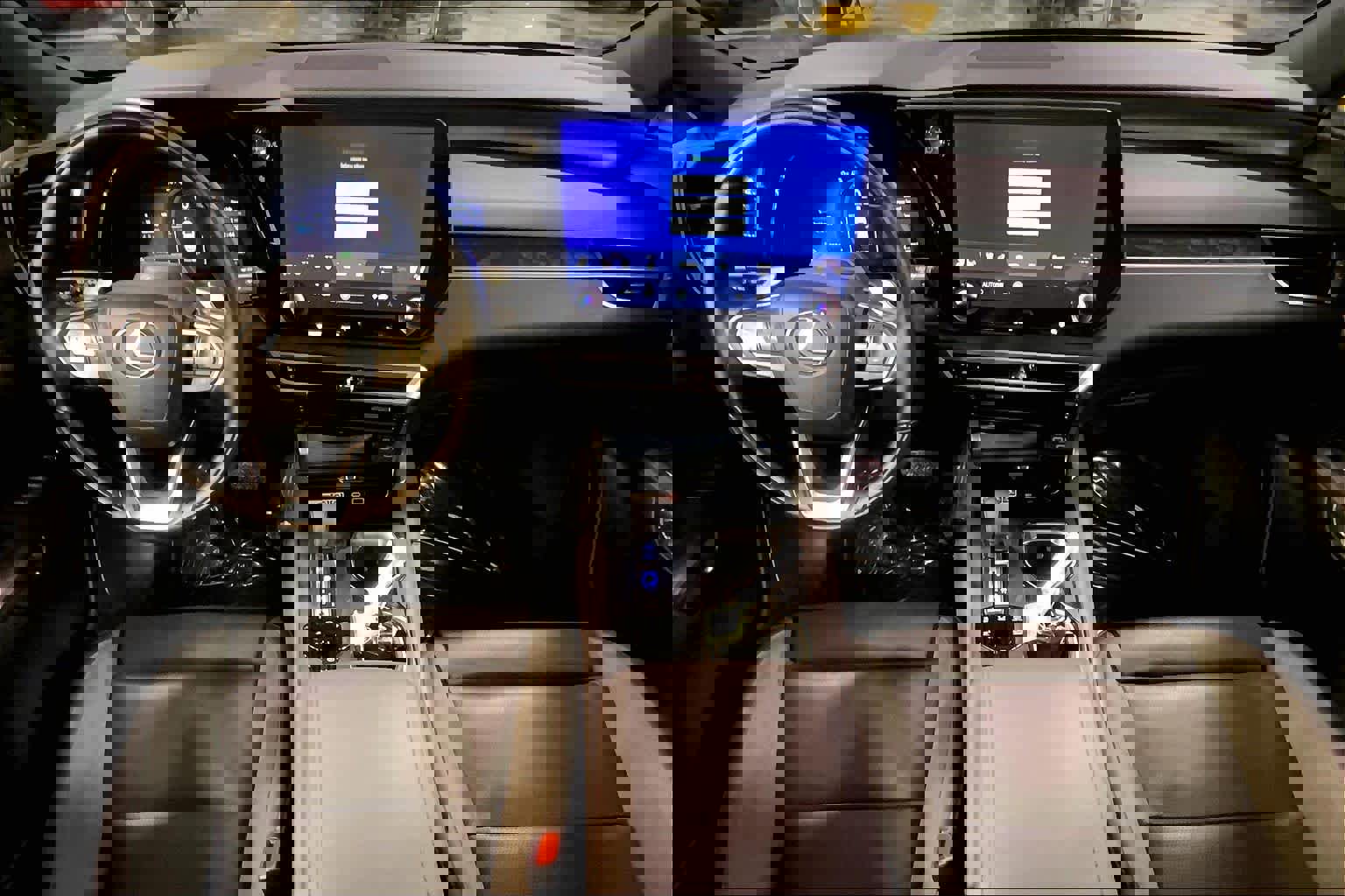 Certified 2025 Lexus RX 450h Luxury w/ Convenience Package image 16